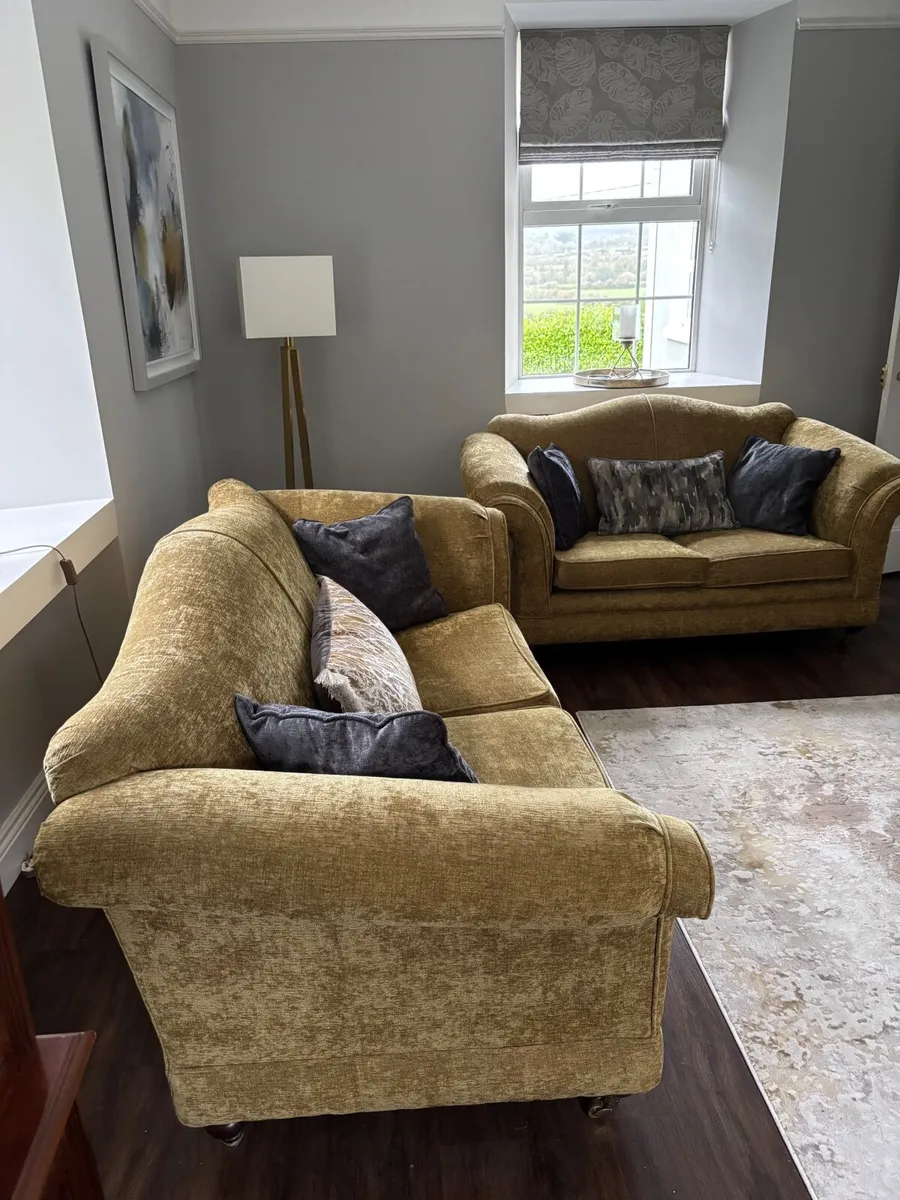 Couches - Image 4