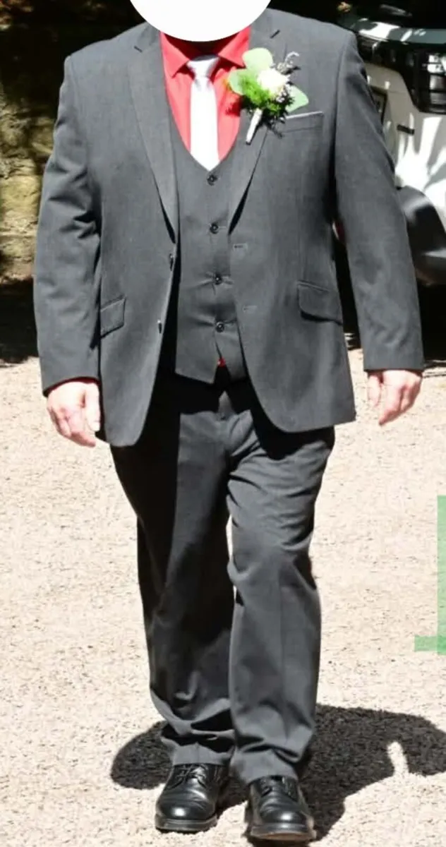 Mens suits - Image 2