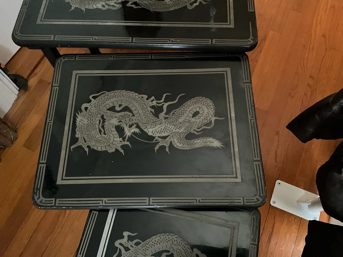 Vintage Oriental Set of 4 Black Lacquered Tables - Image 4