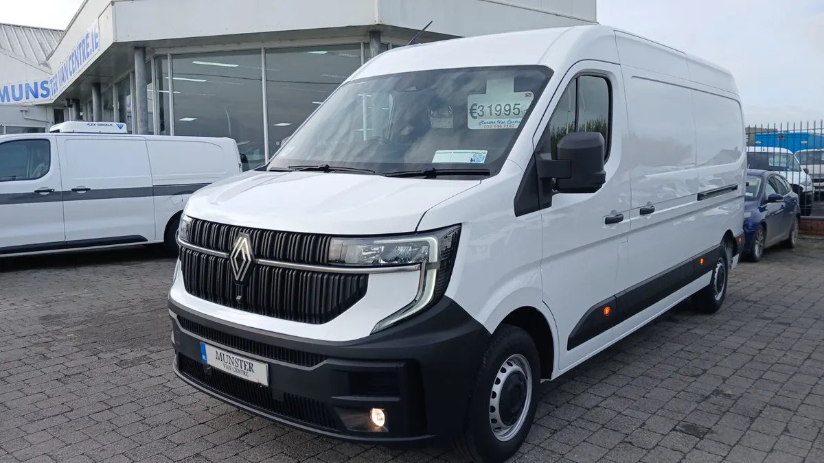 2025 RENAULT MASTER LWB ADVANCE 150BHP ONLY 3900KM - Image 2