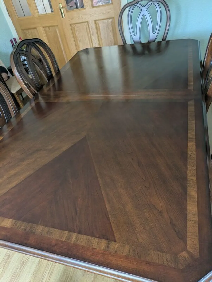 dining - Image 2