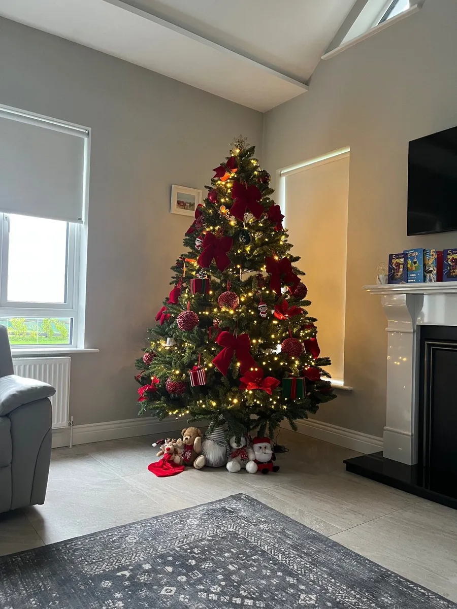 Home Gallery 8ft Washington Christmas Tree - Image 3