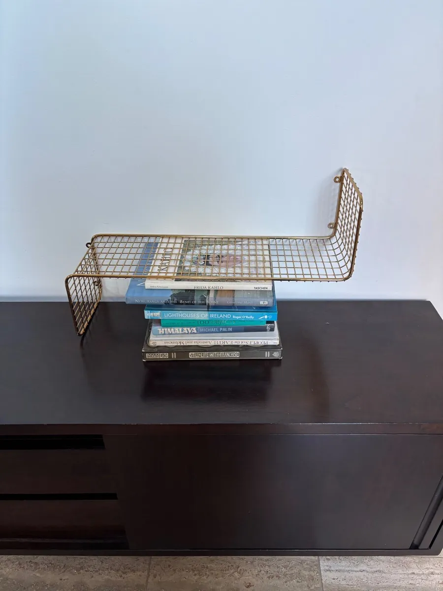Gold brass colour shelf x 1 - Image 1