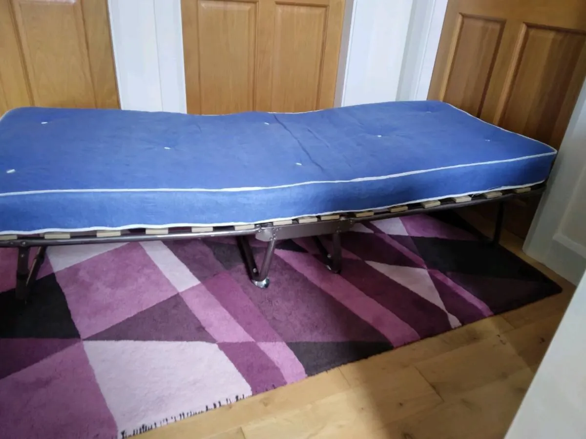Single fold up bed - Image 2