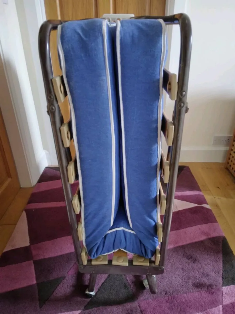 Single fold up bed - Image 3