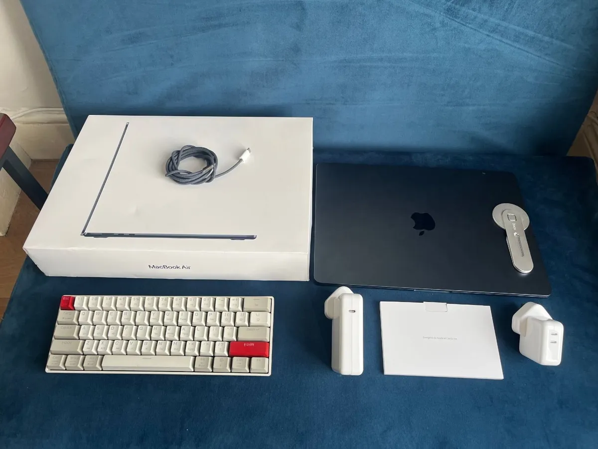 MacBook Air 15" M3 16GB 256GB Boxed + Extras - Image 3