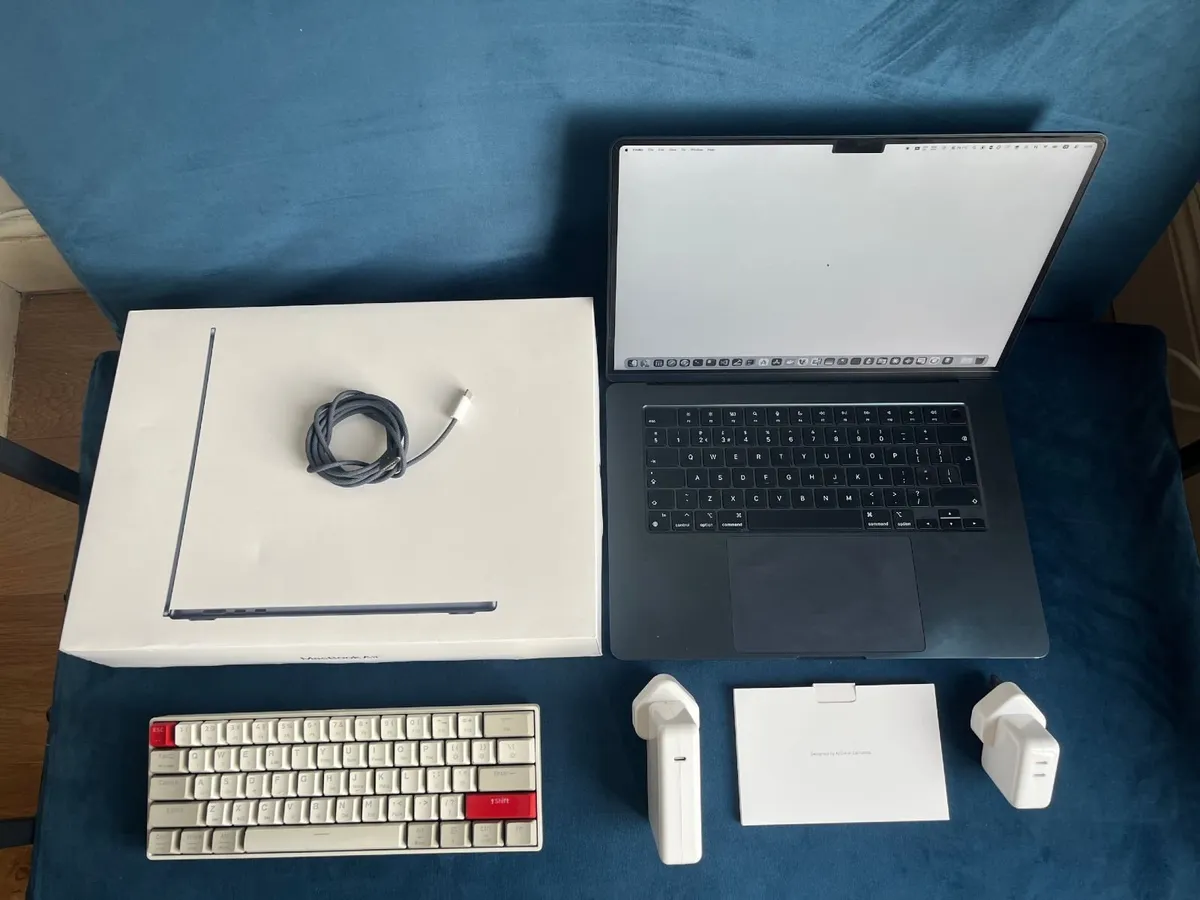 MacBook Air 15" M3 16GB 256GB Boxed + Extras - Image 1