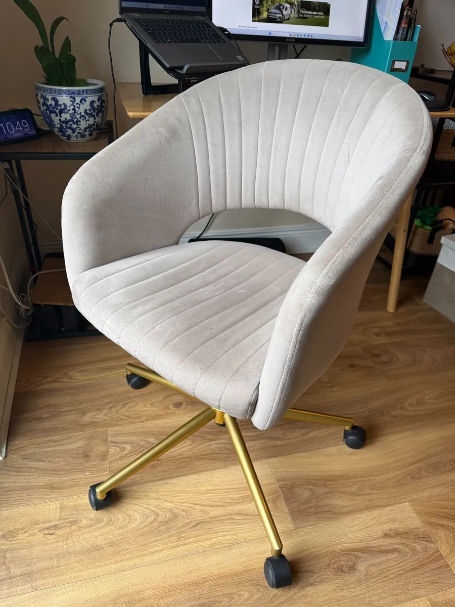 Very Solar Office Chair – Taupe Velvet – €60 - Image 1