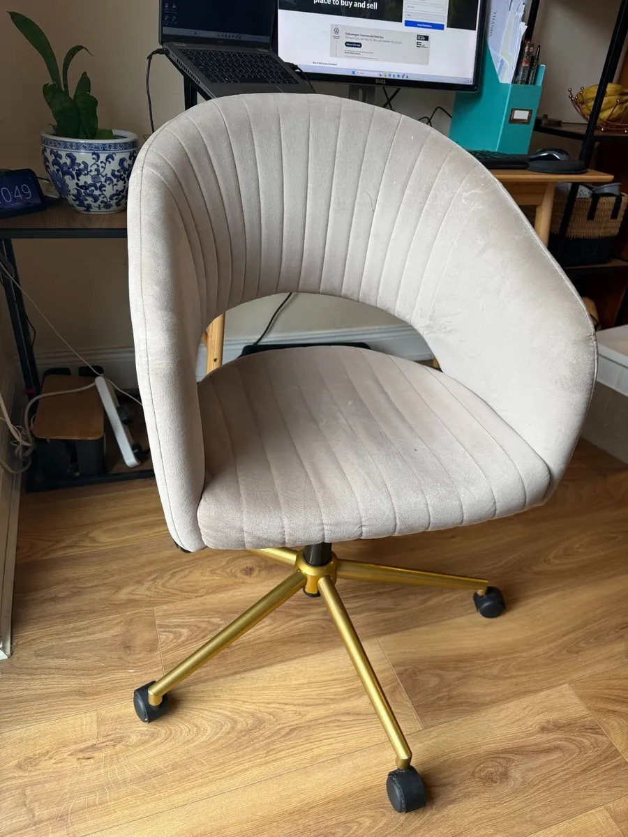 Very Solar Office Chair – Taupe Velvet – €60 - Image 4
