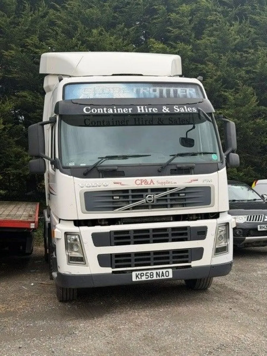 FM440 Tractor Unit for Sale - Image 1