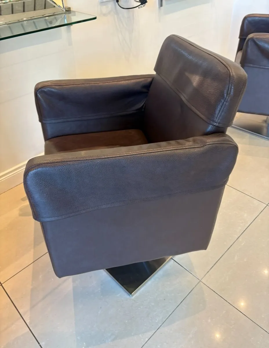 Salon chairs - Image 3