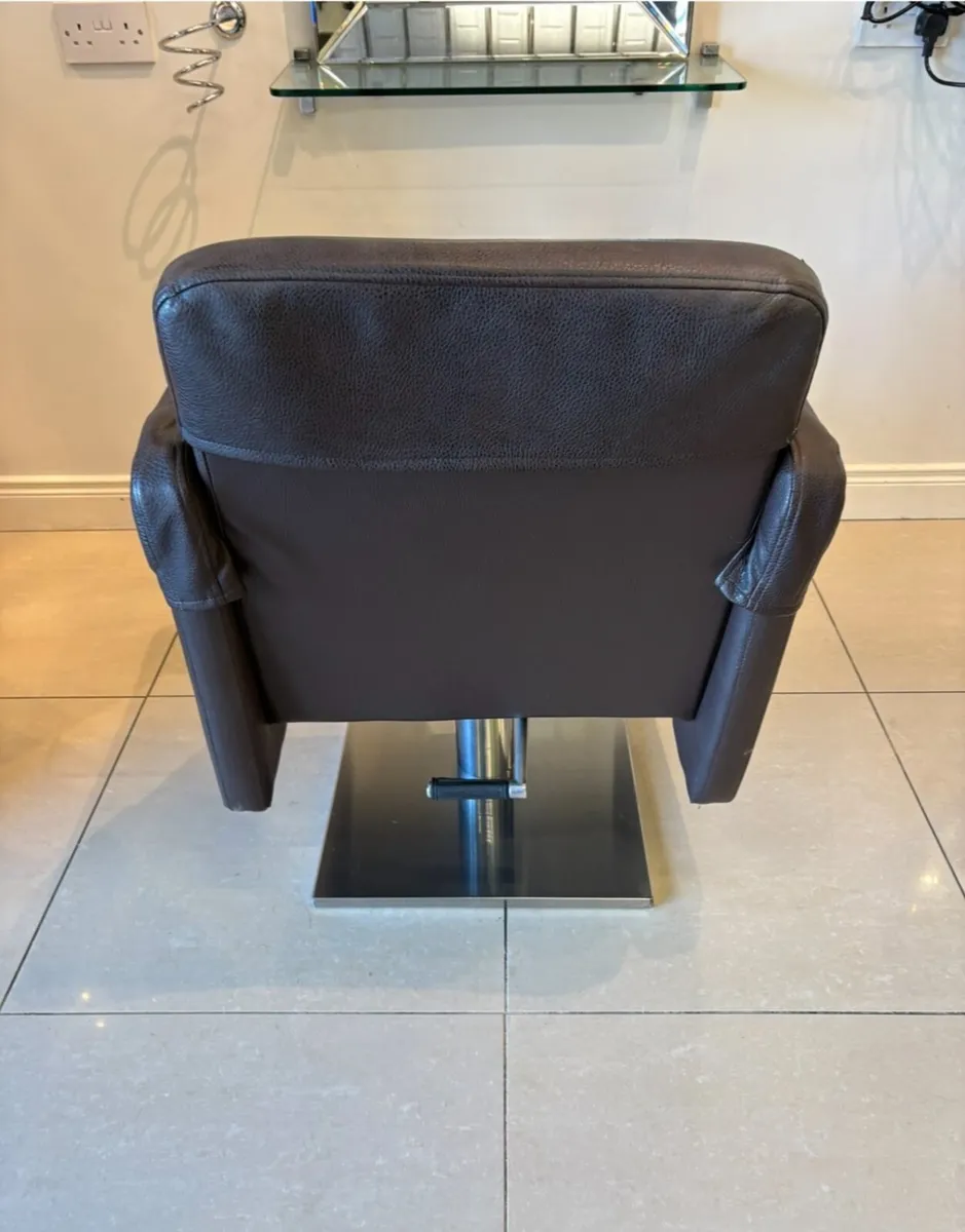 Salon chairs - Image 4
