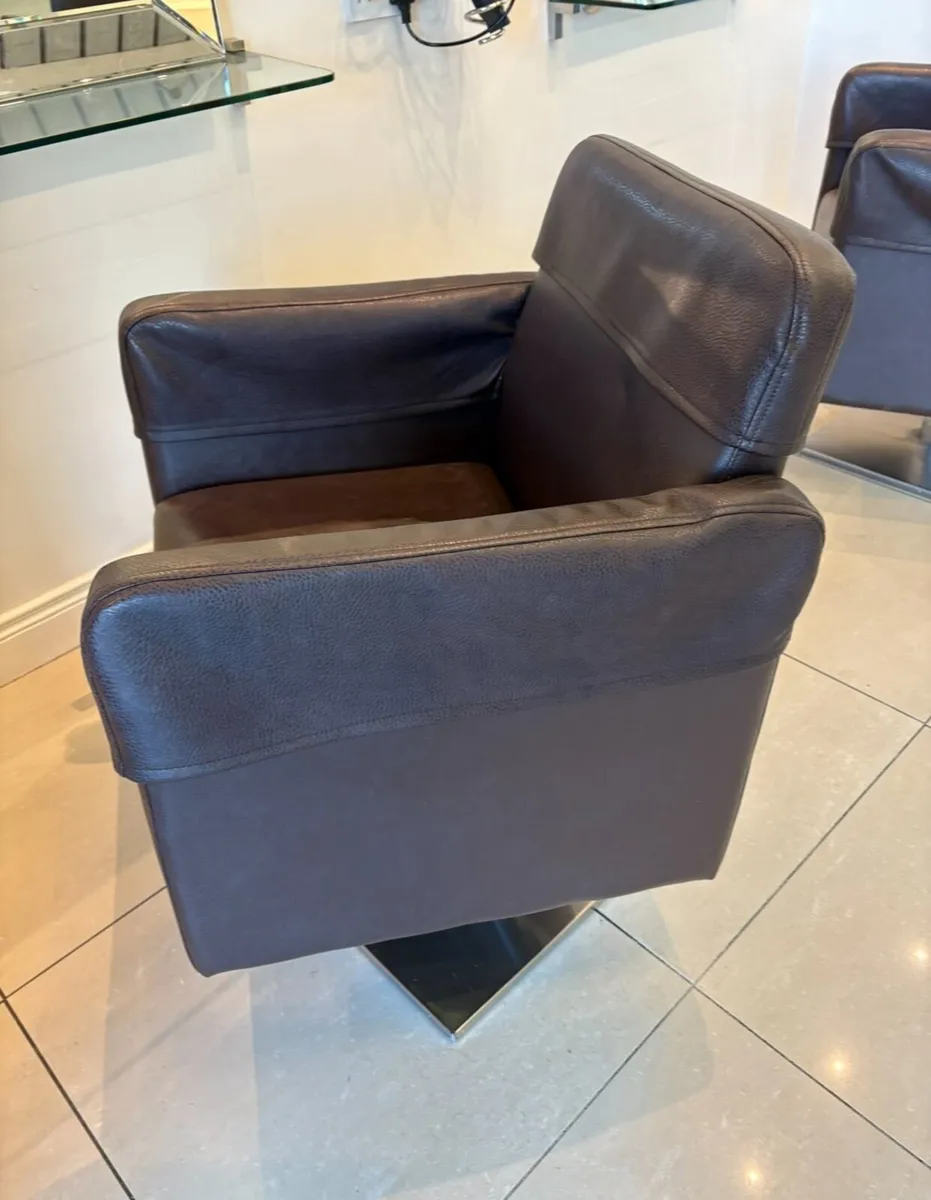 Salon chairs - Image 2