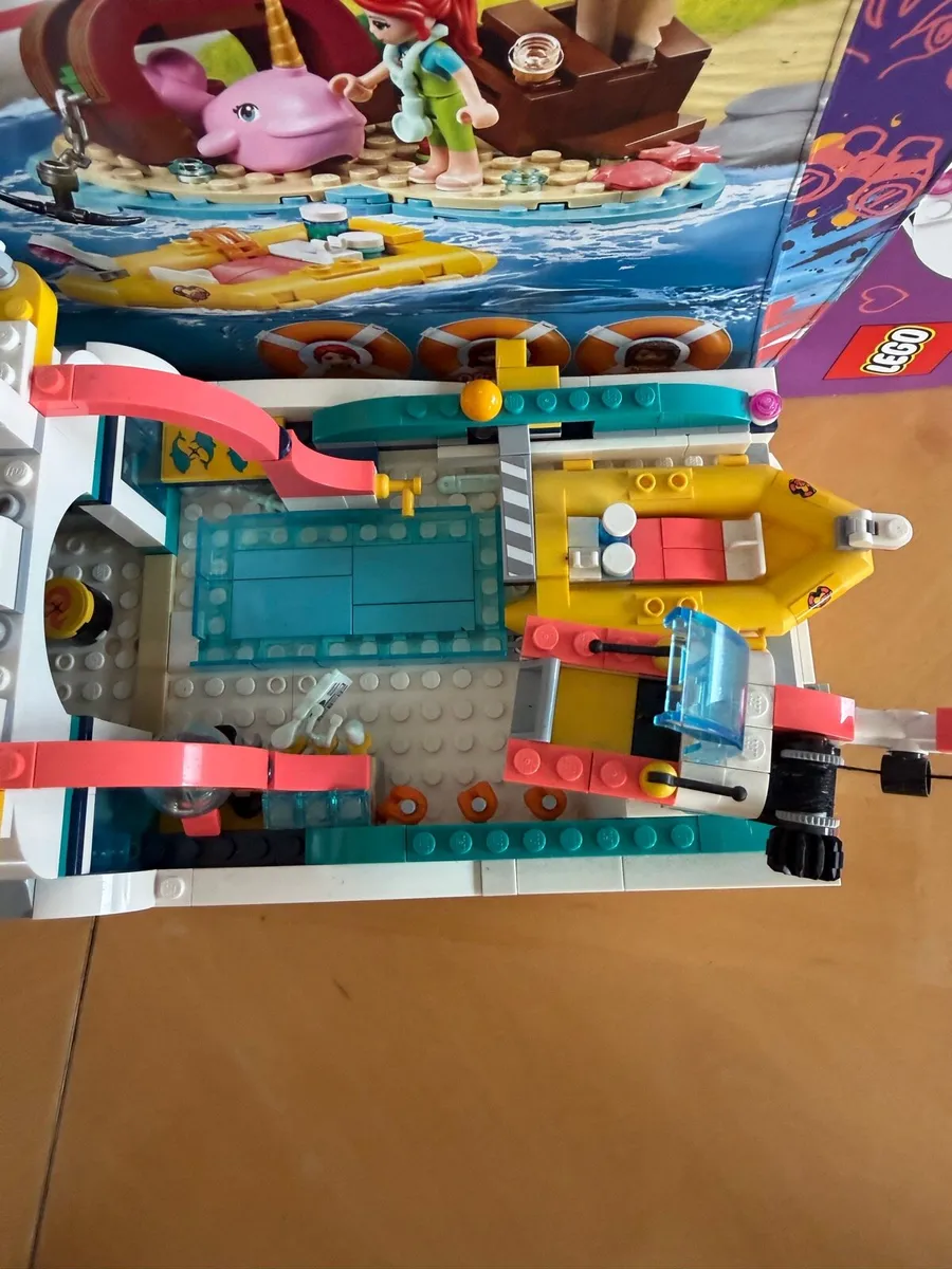 Lego Friends Rescue Boat - Image 4