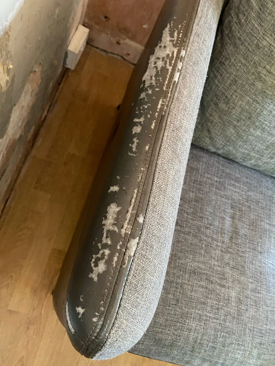 Couch - Image 4