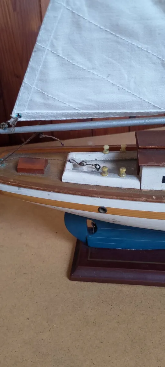 Vintage model sailing boat - Image 4