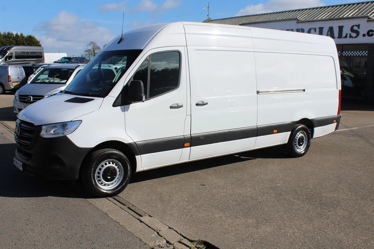 2023 Mercedes-Benz Sprinter 315 L3H2 - Image 3