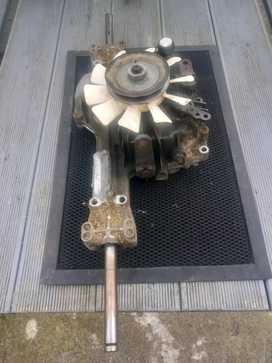 John deere LTR 180 hydrostatic transmission - Image 3