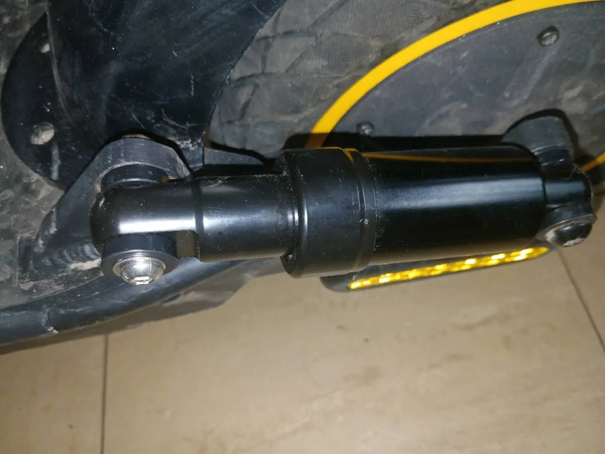 Electric Scooter (Aovo Pro) - Image 3