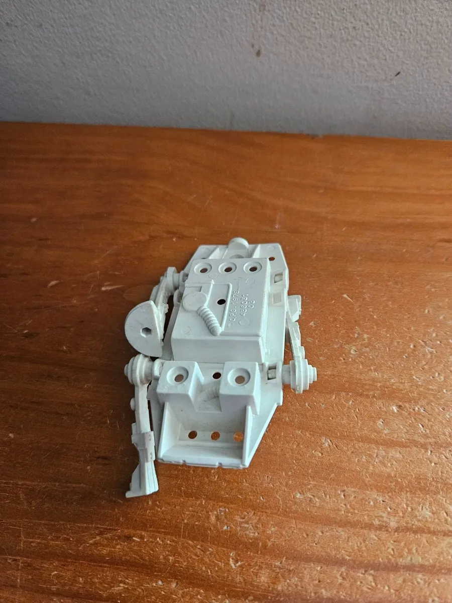 Vintage Star Wars Droid Factory Piece - Image 2