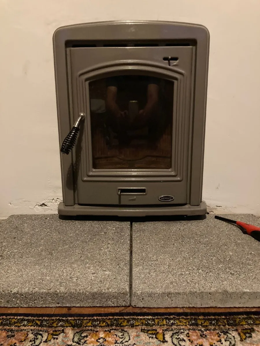 Henley 4.7 kw Inset Stove - Image 2
