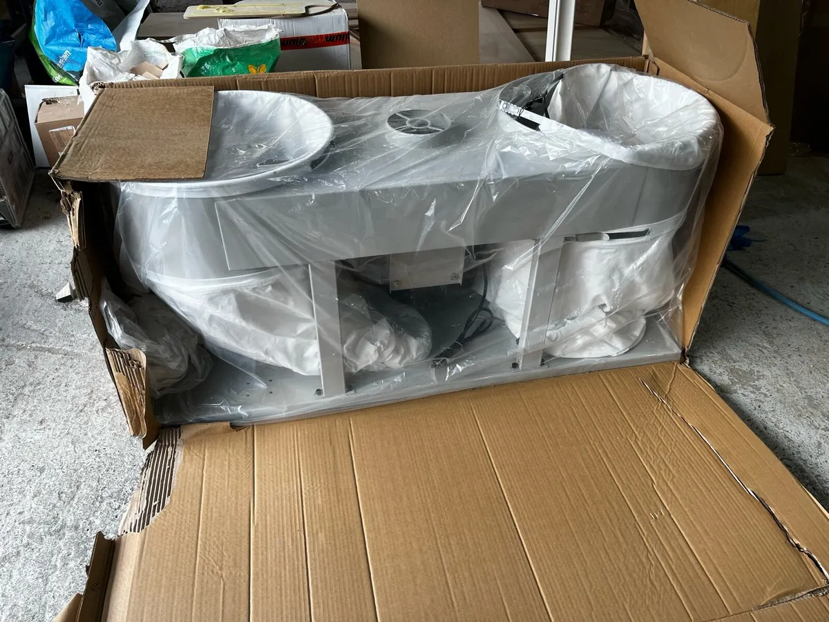 Dust extractor - Image 1