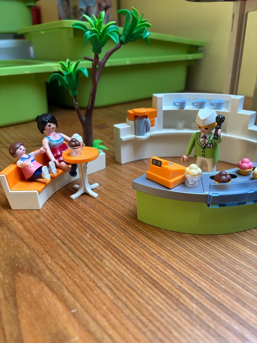 Playmobil shopping centre & cruise ship - Image 4