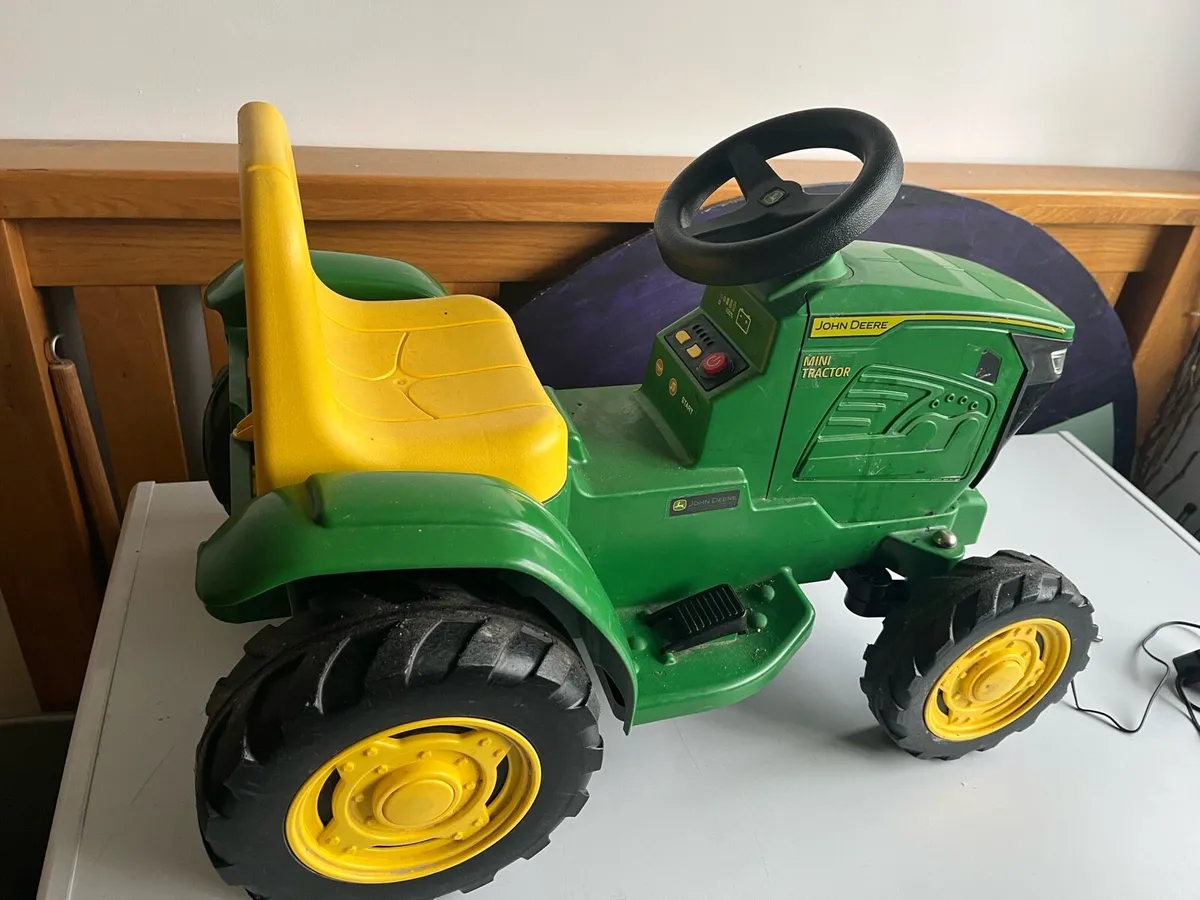 John Deere Mini 12v Tractor - Image 1