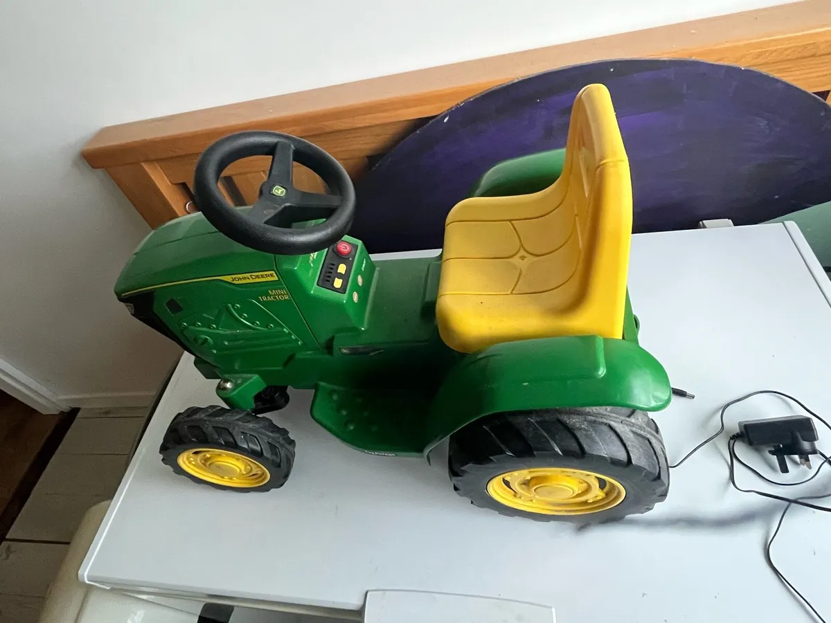John Deere Mini 12v Tractor - Image 2