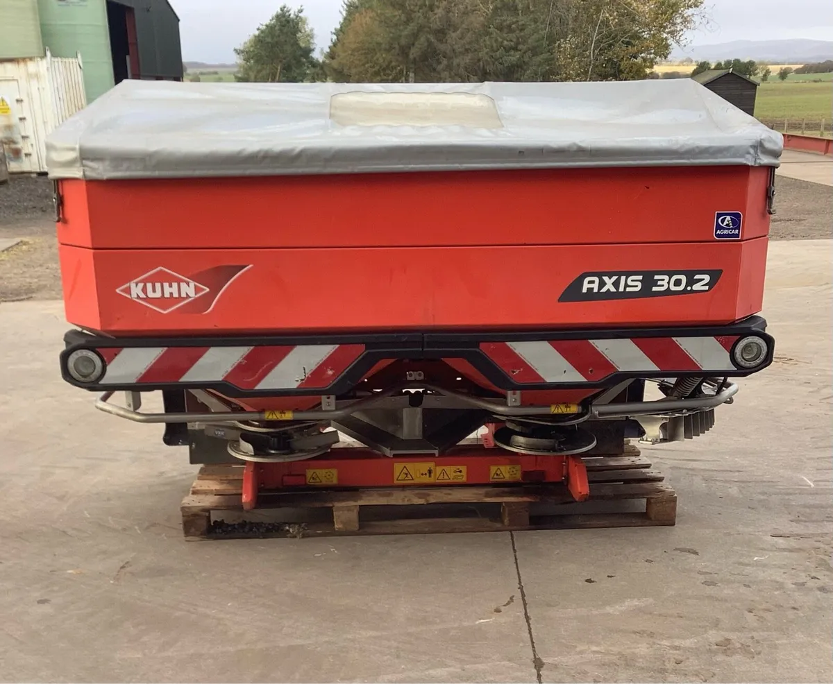 Kuhn Fertiliser Spreader - Image 2