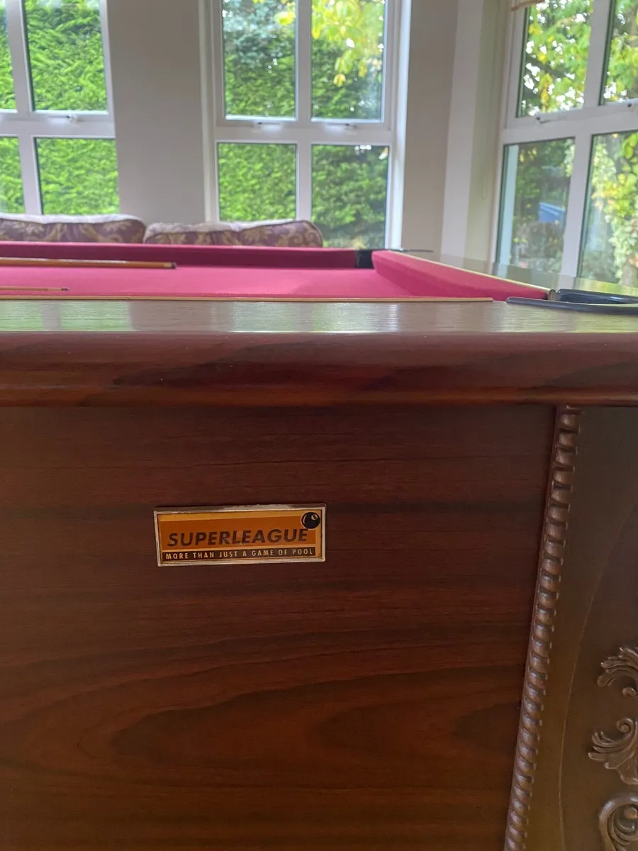 Pool table - Image 1