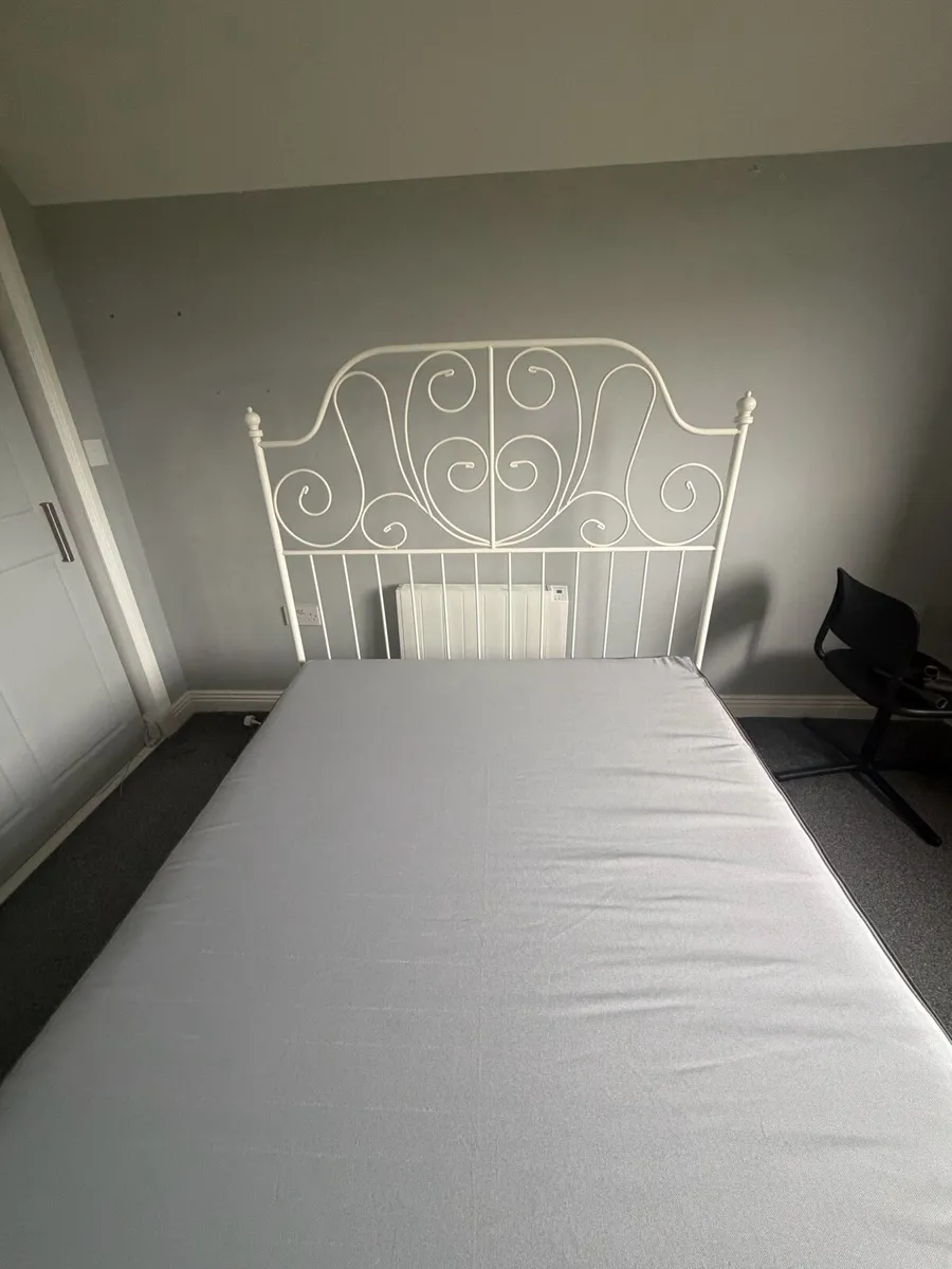 4ft 6 Double Metal bed and Mattress - Image 1