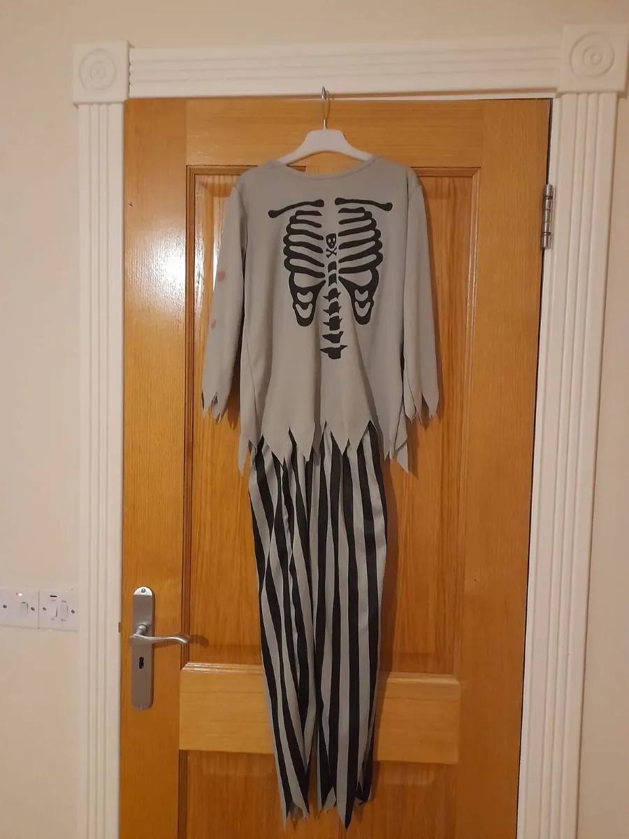 Halloween costumes - Image 3
