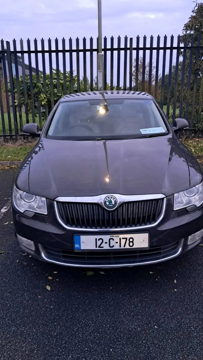 Skoda Superb Ellagance 1.6 2012 - Image 2