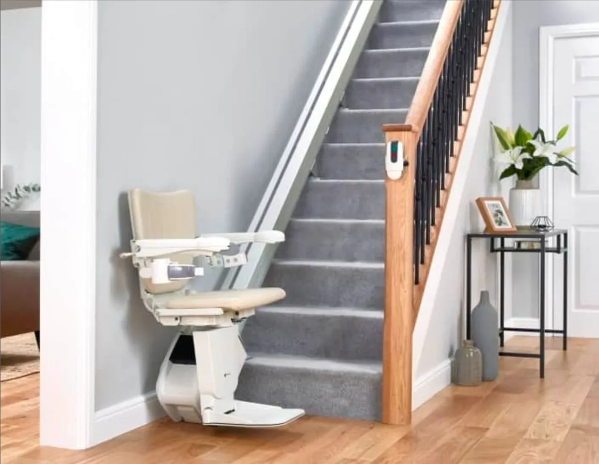 Handicare 1100 Straight Electric Stairlift