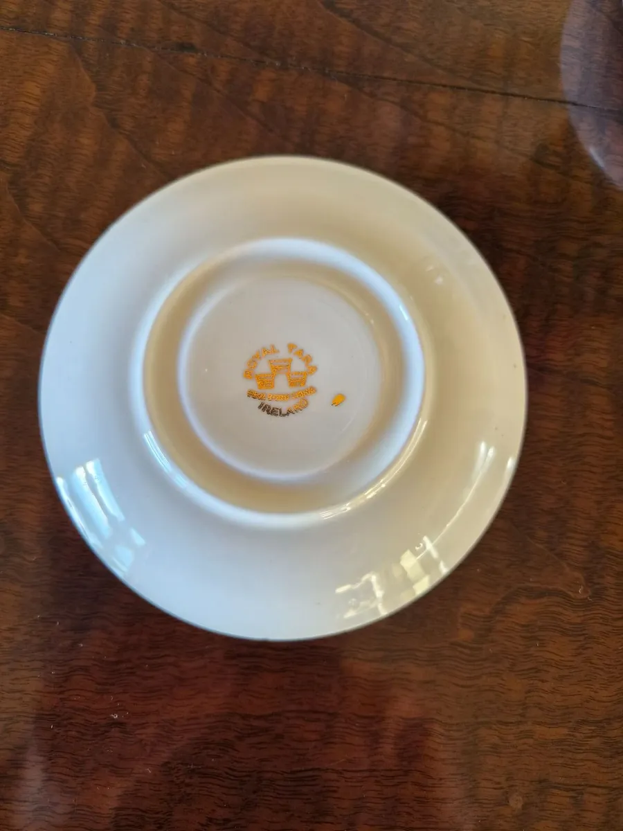 Royal Tara Vintage 1940's china saucers - Image 2