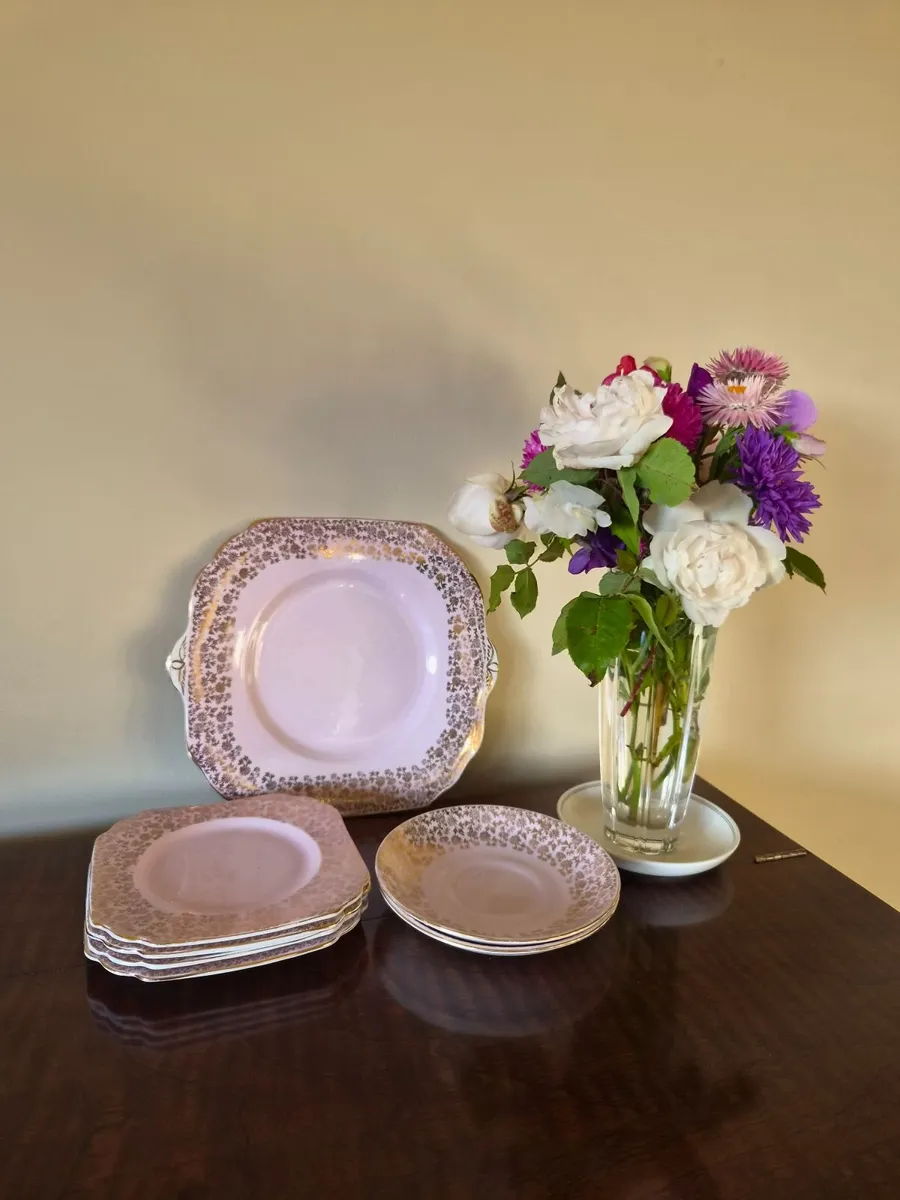Royal Tara Vintage 1940's china saucers - Image 1