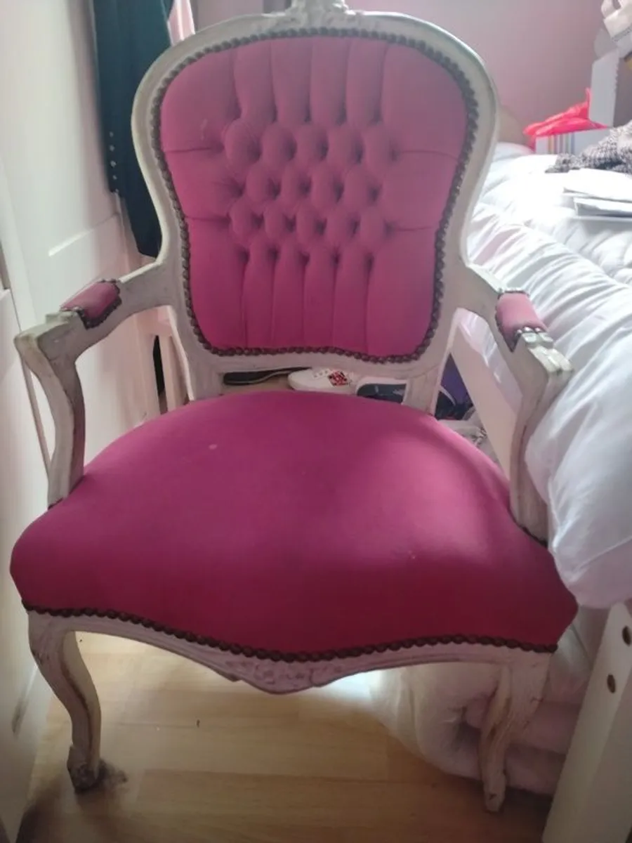 Dressing table with triple mirror and matching chair - Image 3