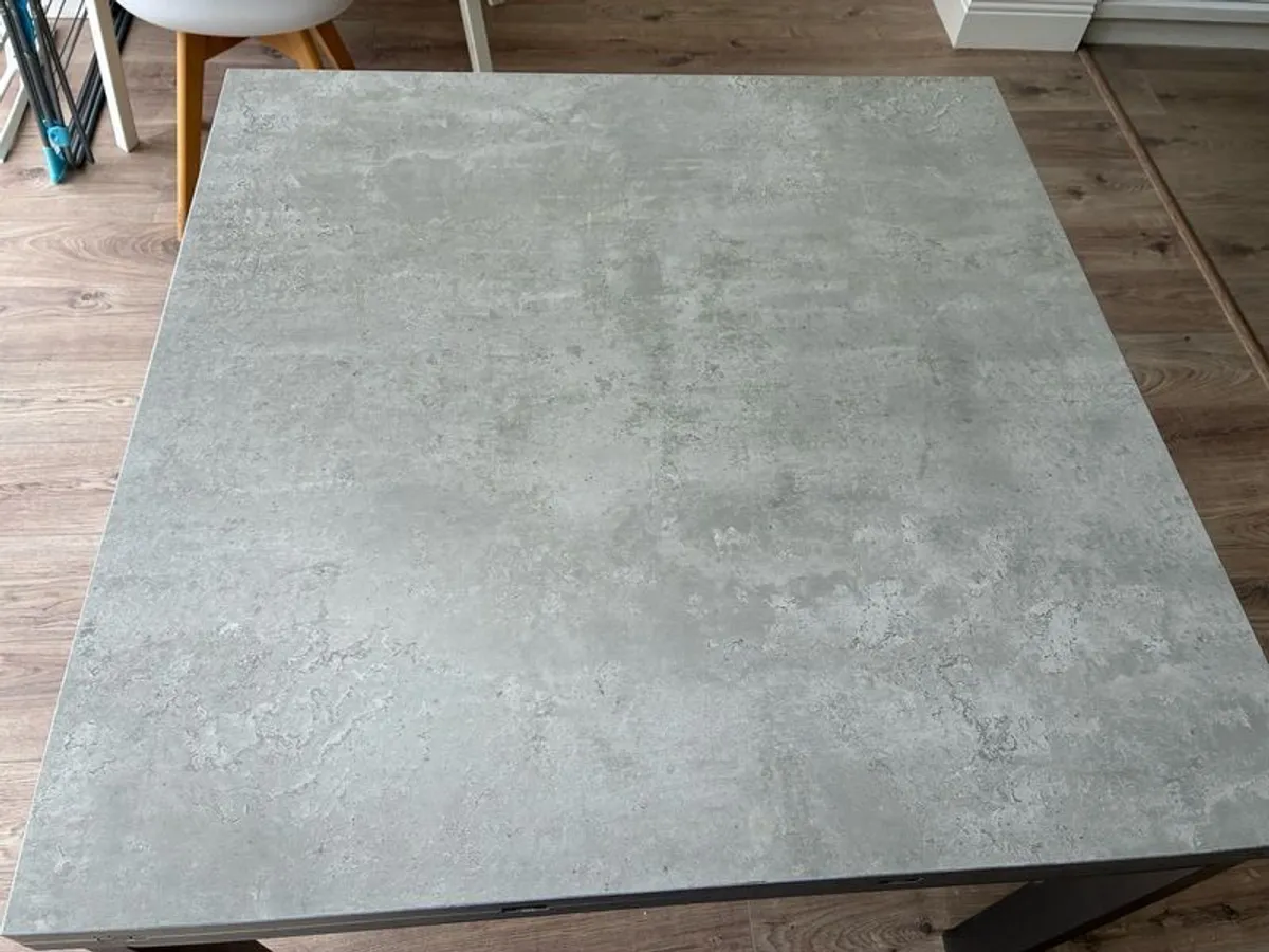 Extendable dining table - Image 2