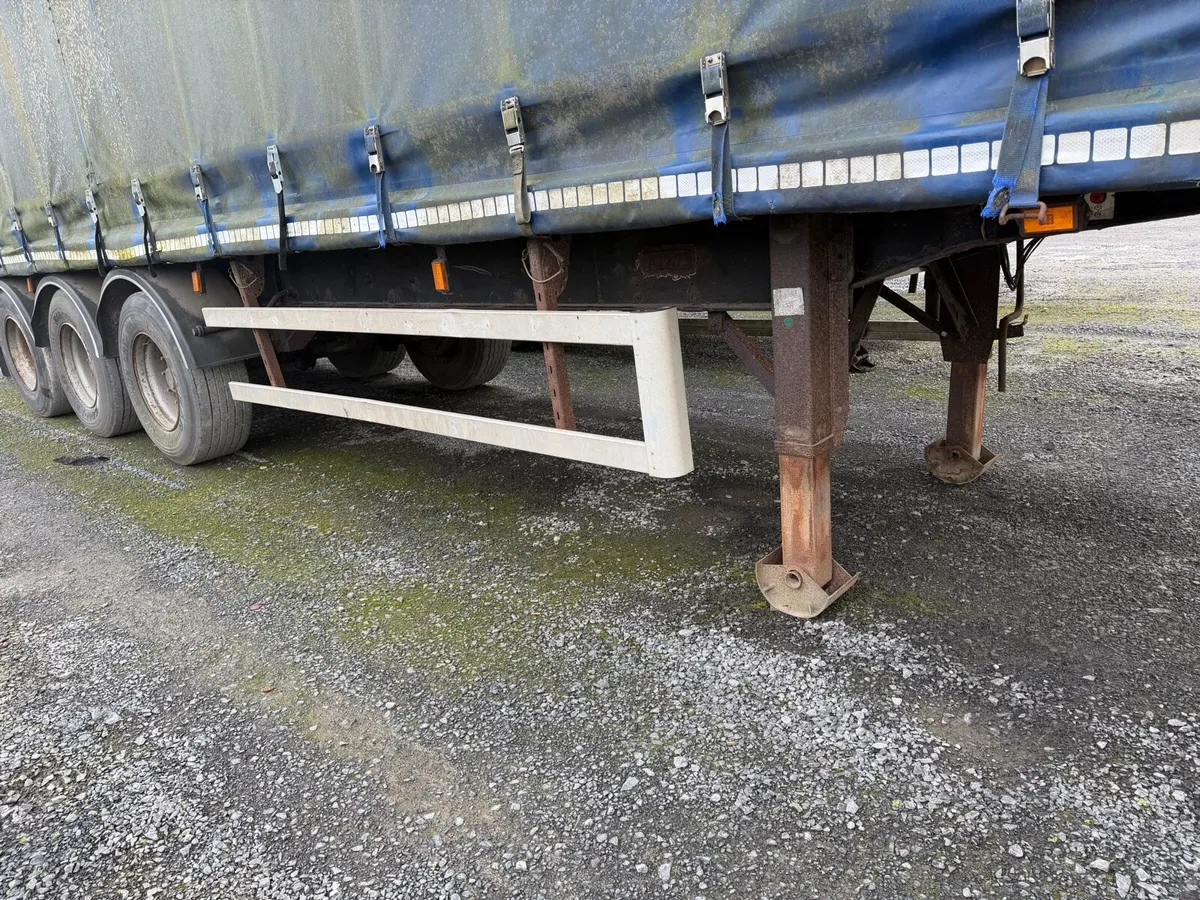 Curtainsider - Image 4