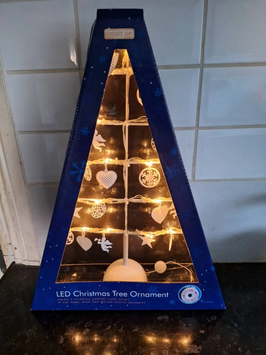 LED Christmas tree ornament - Image 1