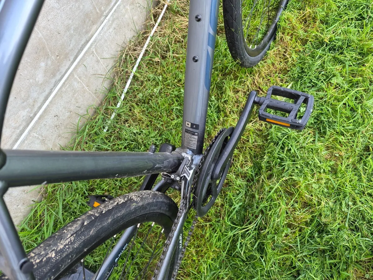 Giant Escape bike - Image 2