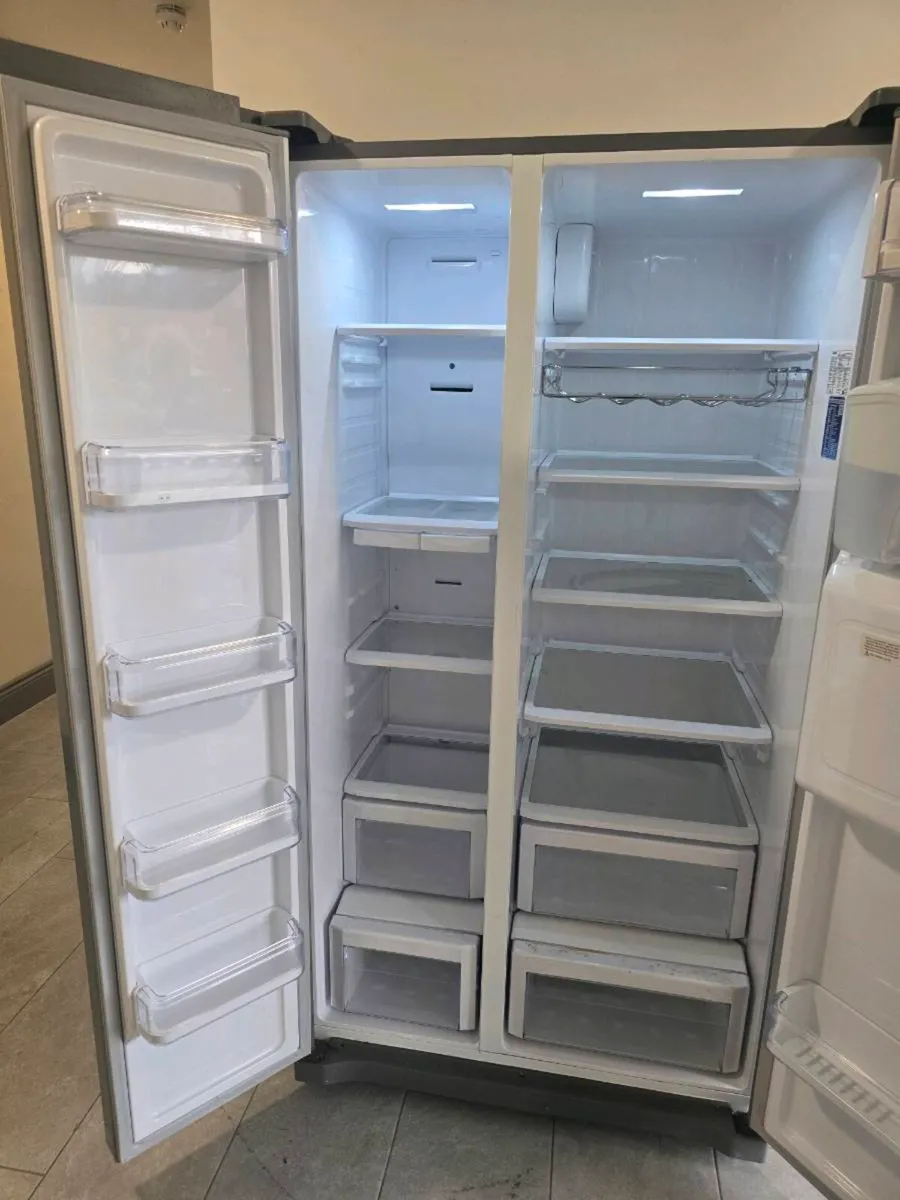Samsung American Fridge Freezer - Image 4