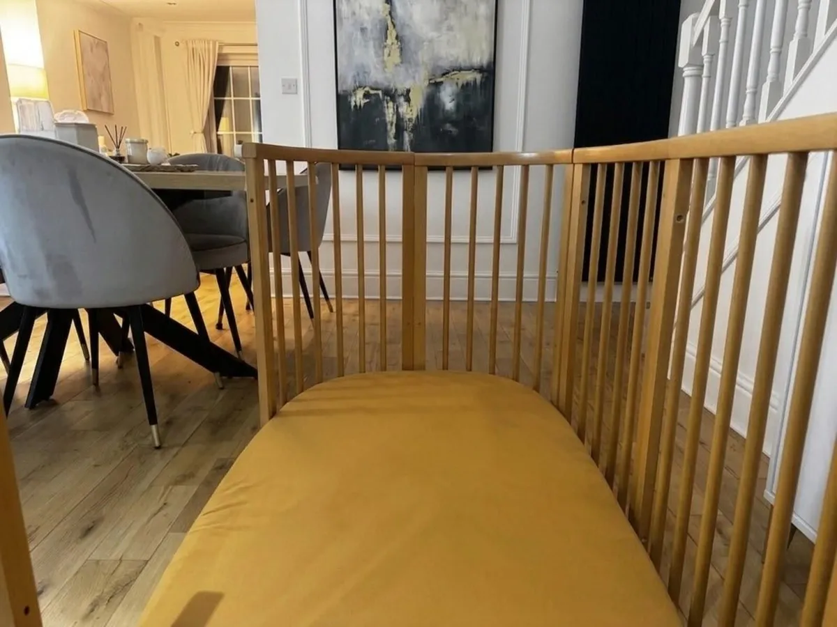 Stokke V2 Baby Cot with Mattress - Image 4