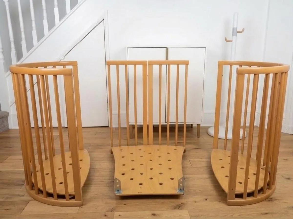 Stokke V2 Baby Cot with Mattress - Image 2