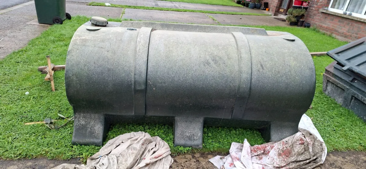 Oil tank 1100 lt