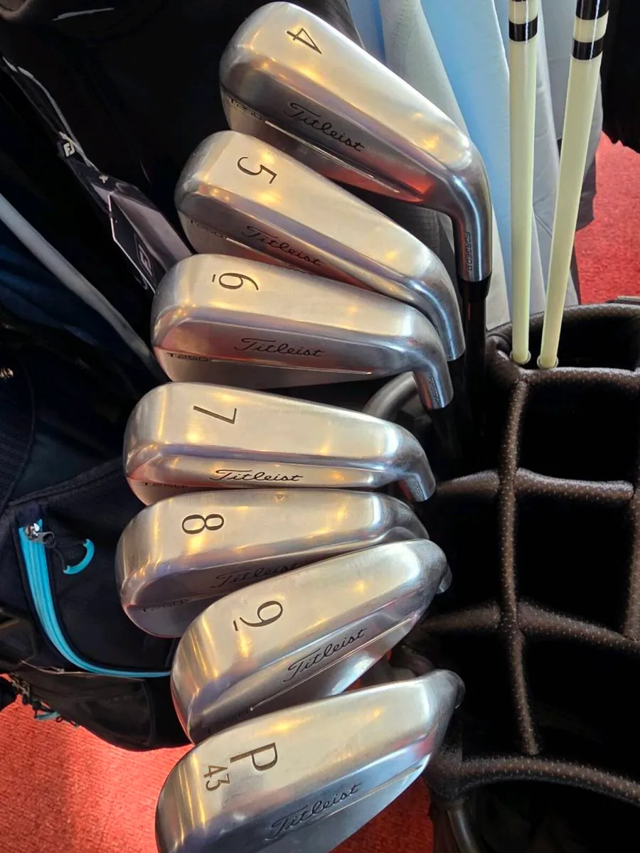 Titleist T250 4-PW Reg Graphite - Image 1