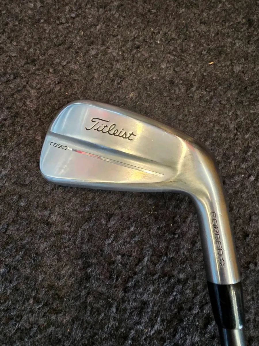 Titleist T250 4-PW Reg Graphite - Image 2