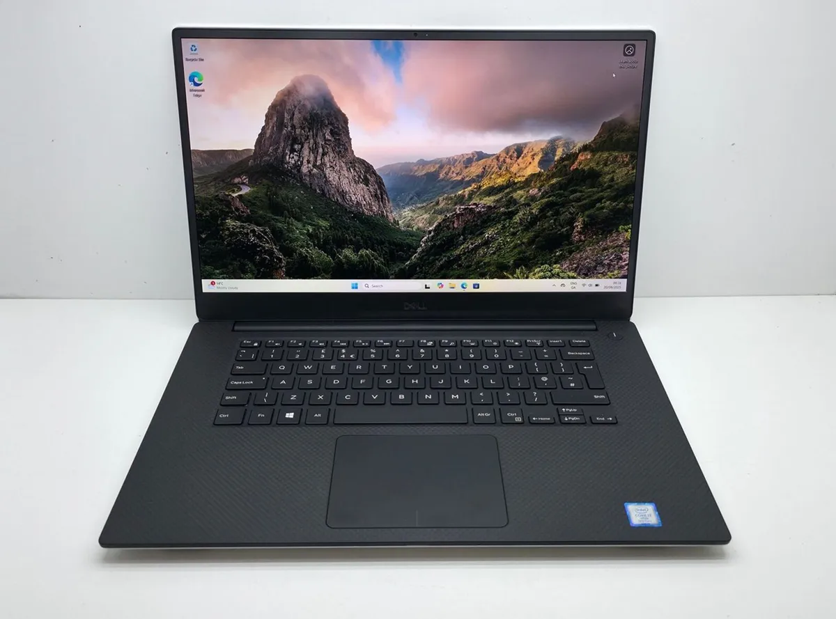 Dell XPS 15 7590 - i7(9gen)/ 16GB/ GTX 1050 Laptop