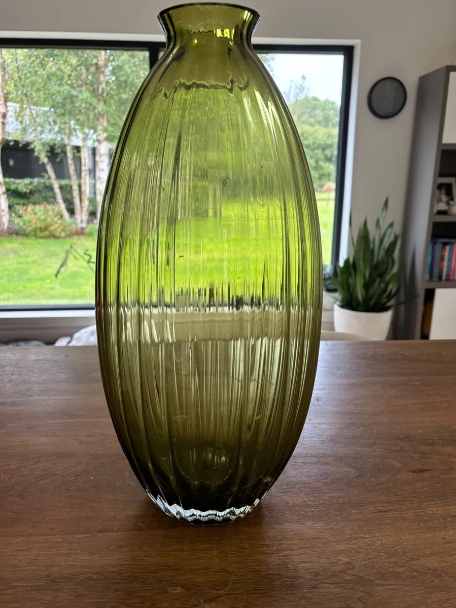 Tall glass vase - Image 2
